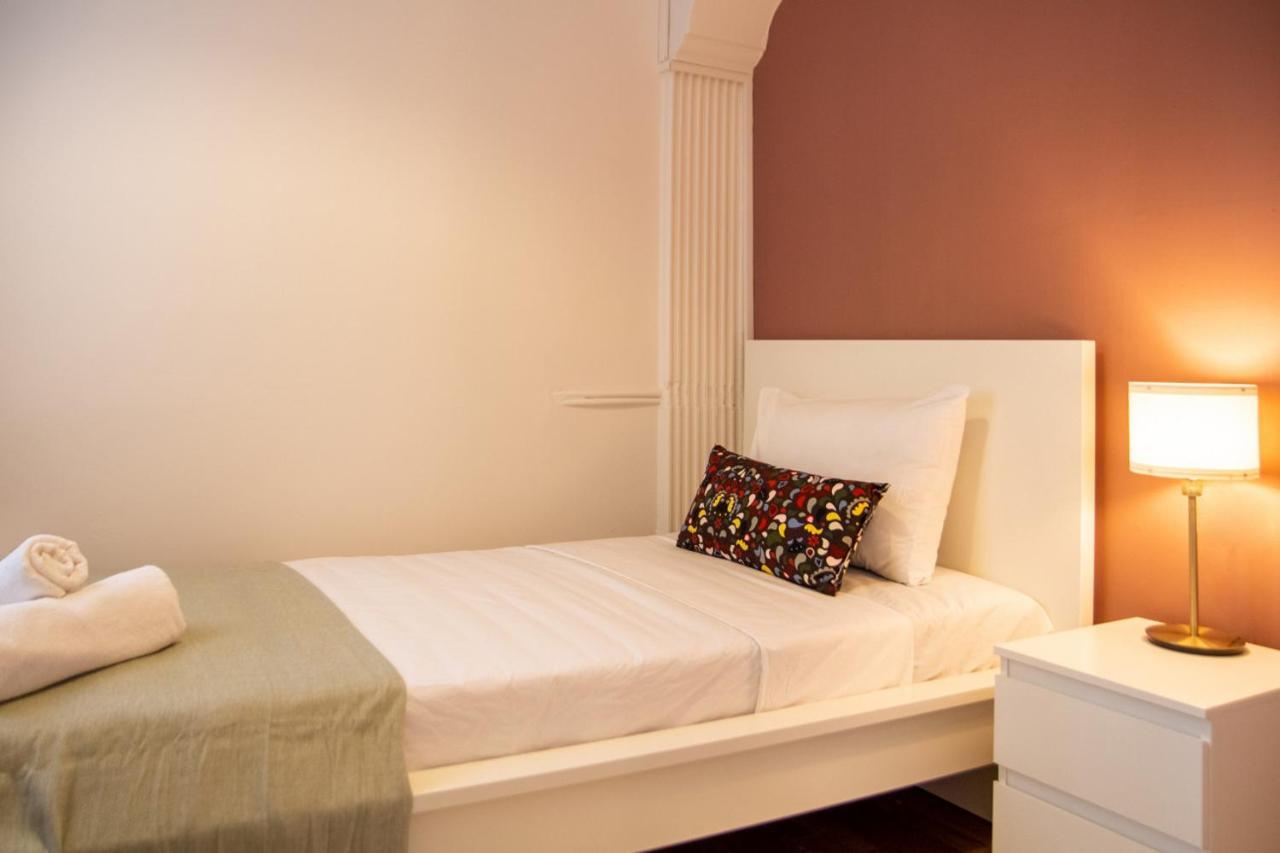Flat With Sea View Near Karsiyaka Coast Appartement İzmir Buitenkant foto