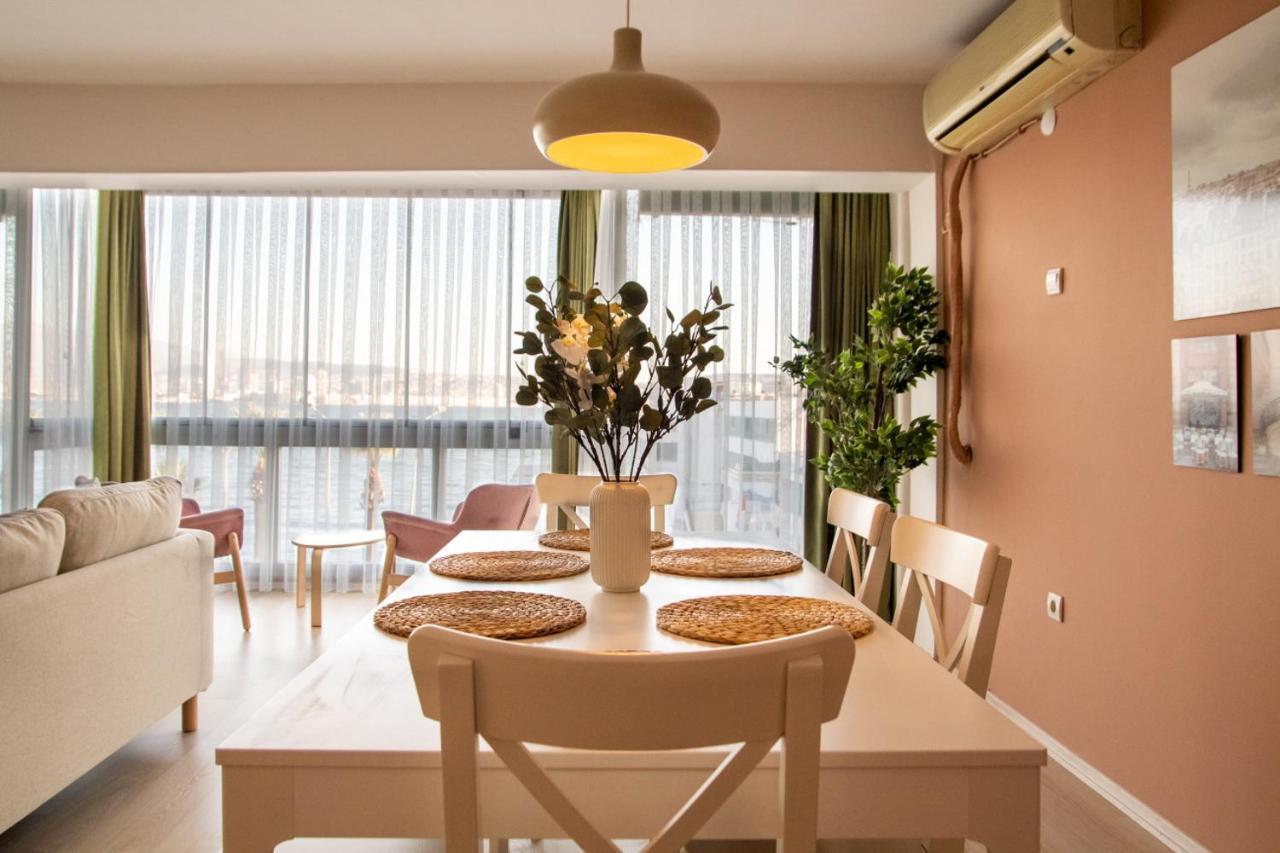 Flat With Sea View Near Karsiyaka Coast Appartement İzmir Buitenkant foto